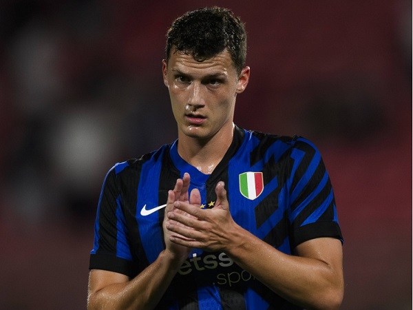 Butuh Dana Tambahan, Inter Siap Jual Benjamin Pavard atau Yann Bisseck